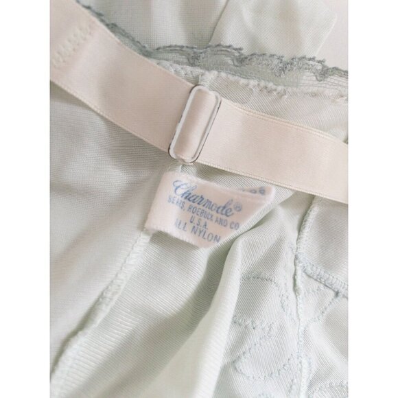 Vintage Charmode Sears Mint Green Lace Trim Nightgown With Floral Appliqué & Adj - Picture 10 of 11